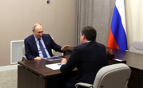 Владимир Путин поручил продолжить реновацию и реконструкцию медицинских учреждений
