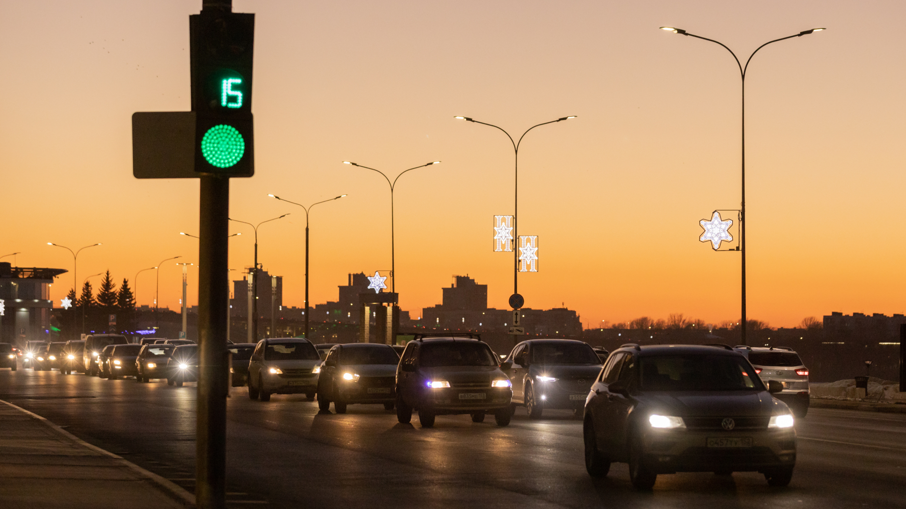 К 2026 году в Нижнем Новгороде «умными» светофорами будут управлять 340 детекторов с ИИ