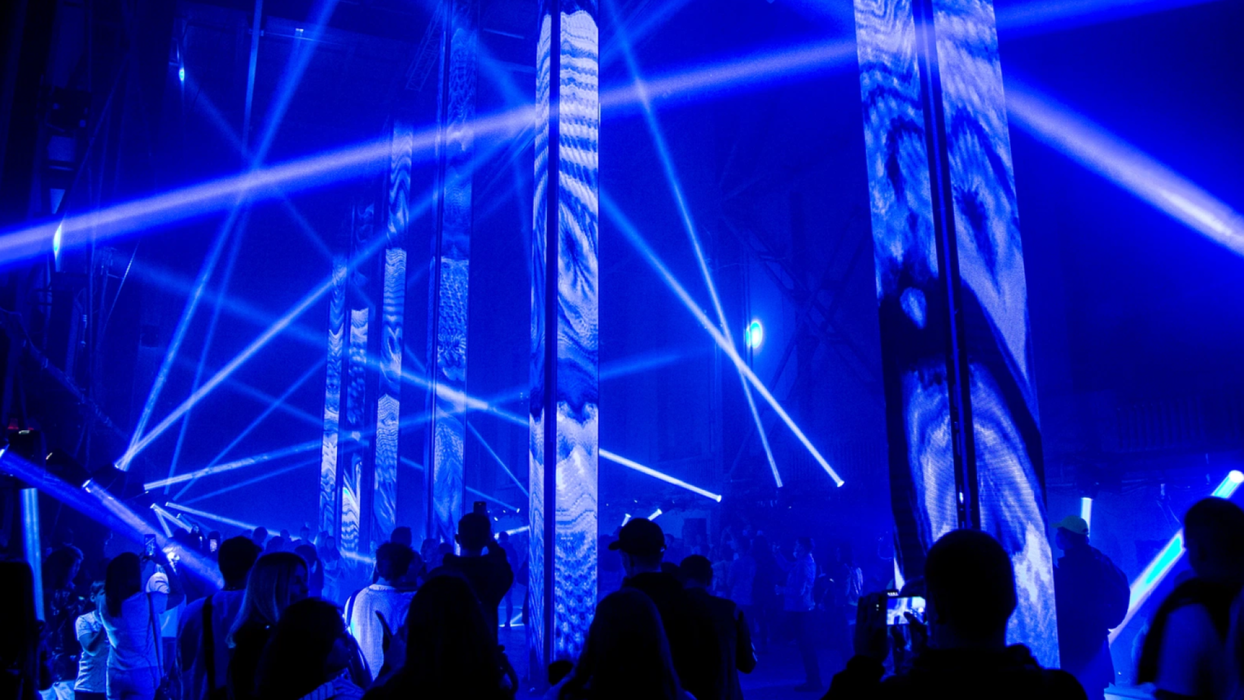 Какая новая инсталляция открывается в мультимедиа-арт-пространстве ЦЕХ *