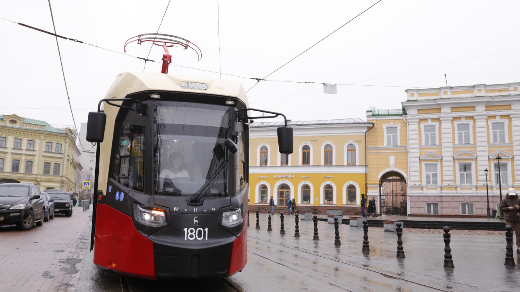 Трамваи «МиНиН» курсируют на городском трамвайном кольце