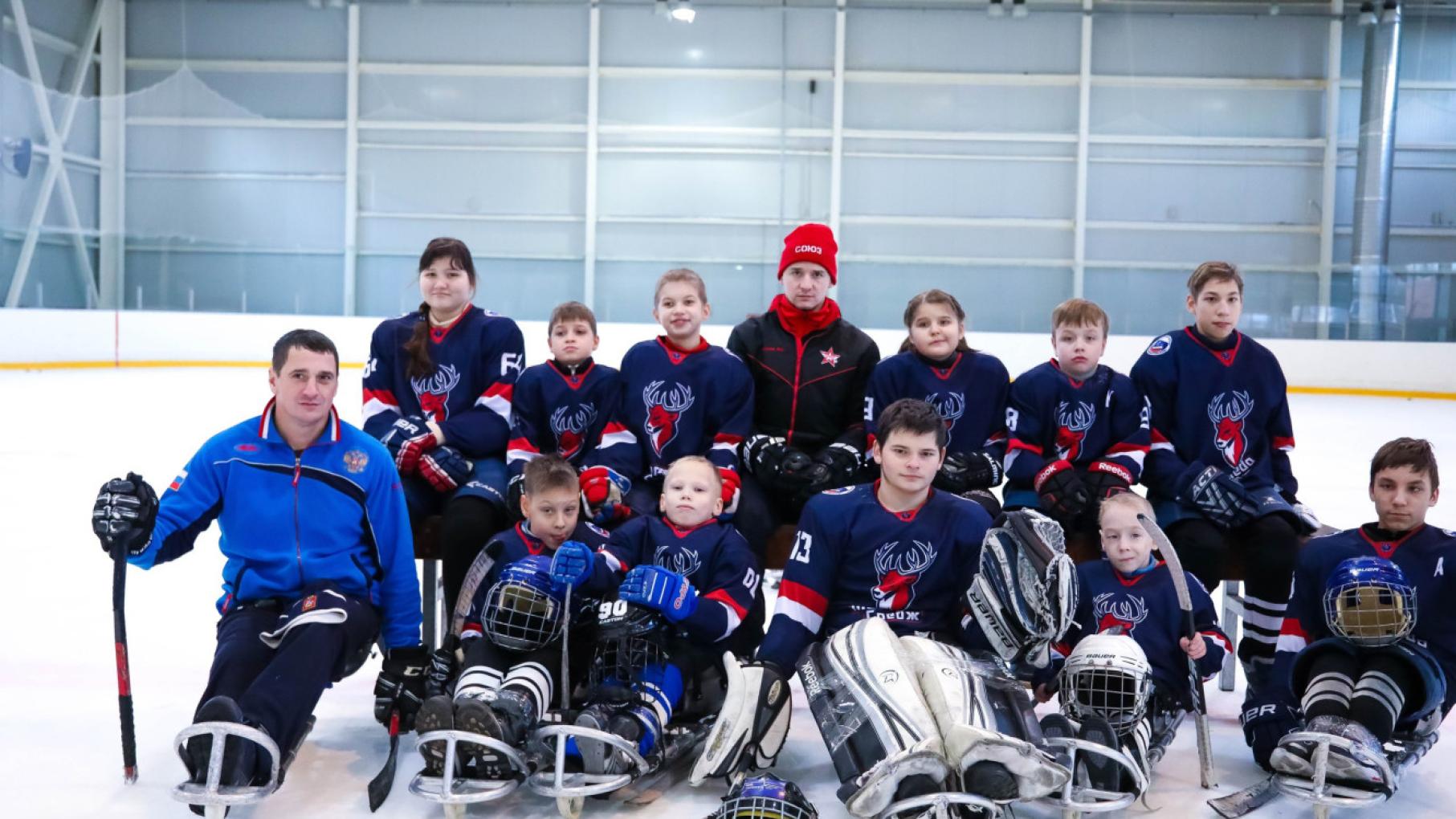 Две нижегородские команды участвуют в фестивале по следж-хоккею