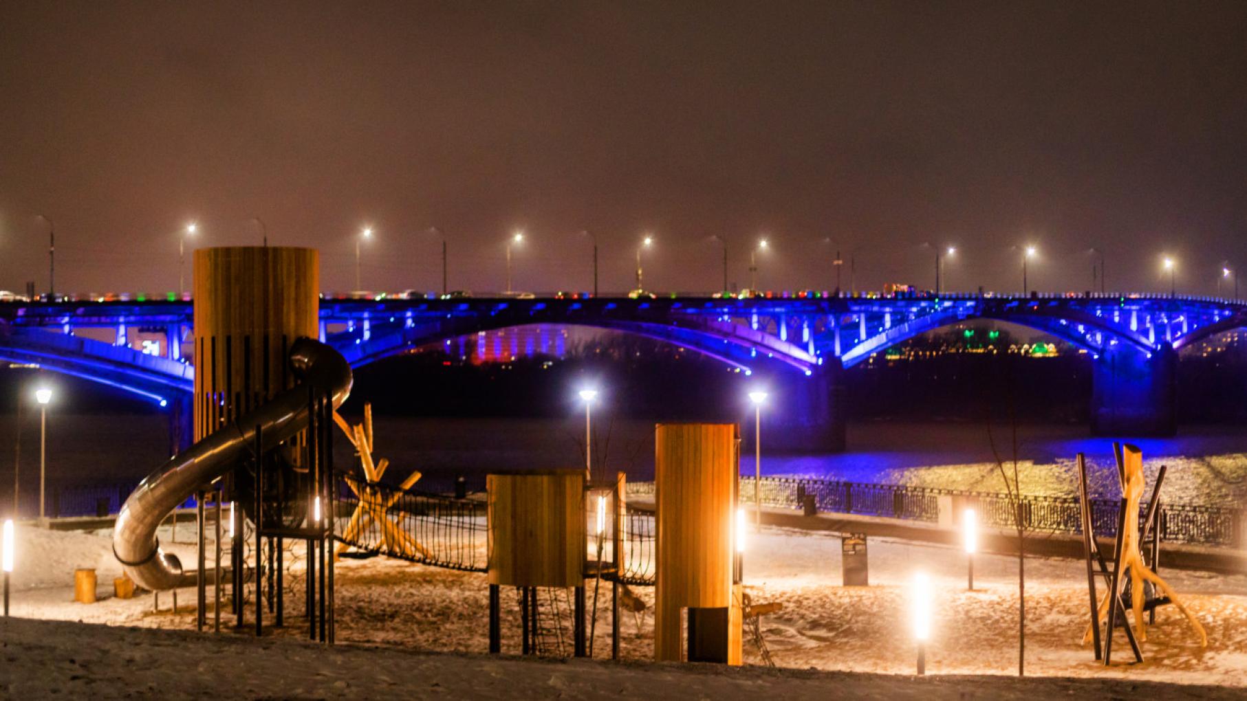 На Нижне-Волжской набережной около Канавинского моста открылась новая детская площадка