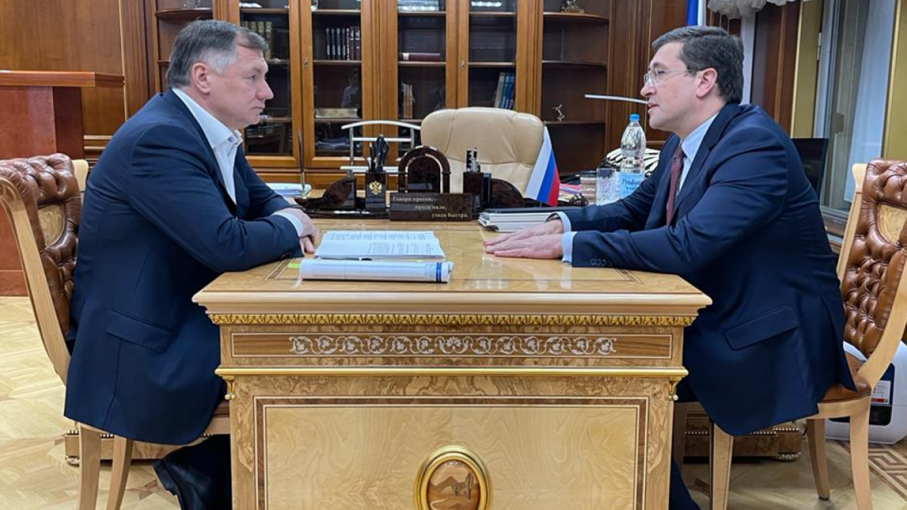 Марат Хуснуллин и Глеб Никитин провели рабочую встречу