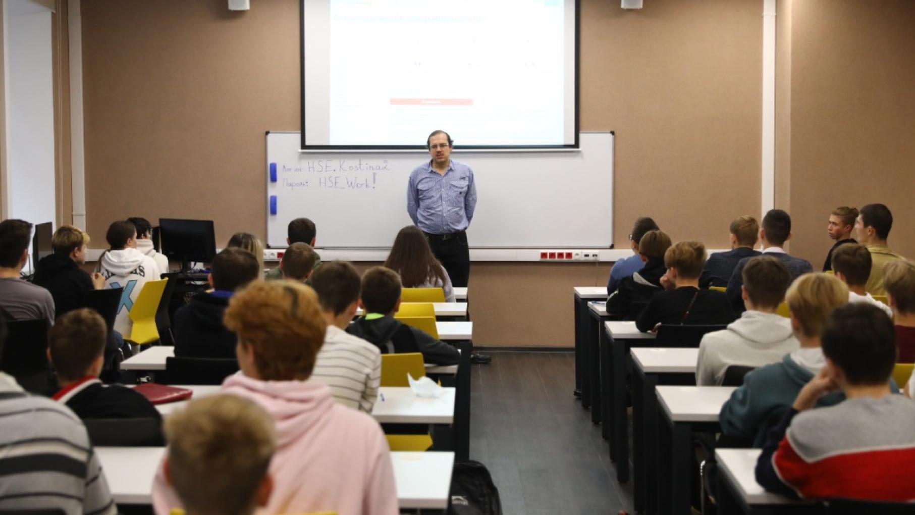 В Нижнем Новгороде стартовало обучение в школе олимпиадного программирования