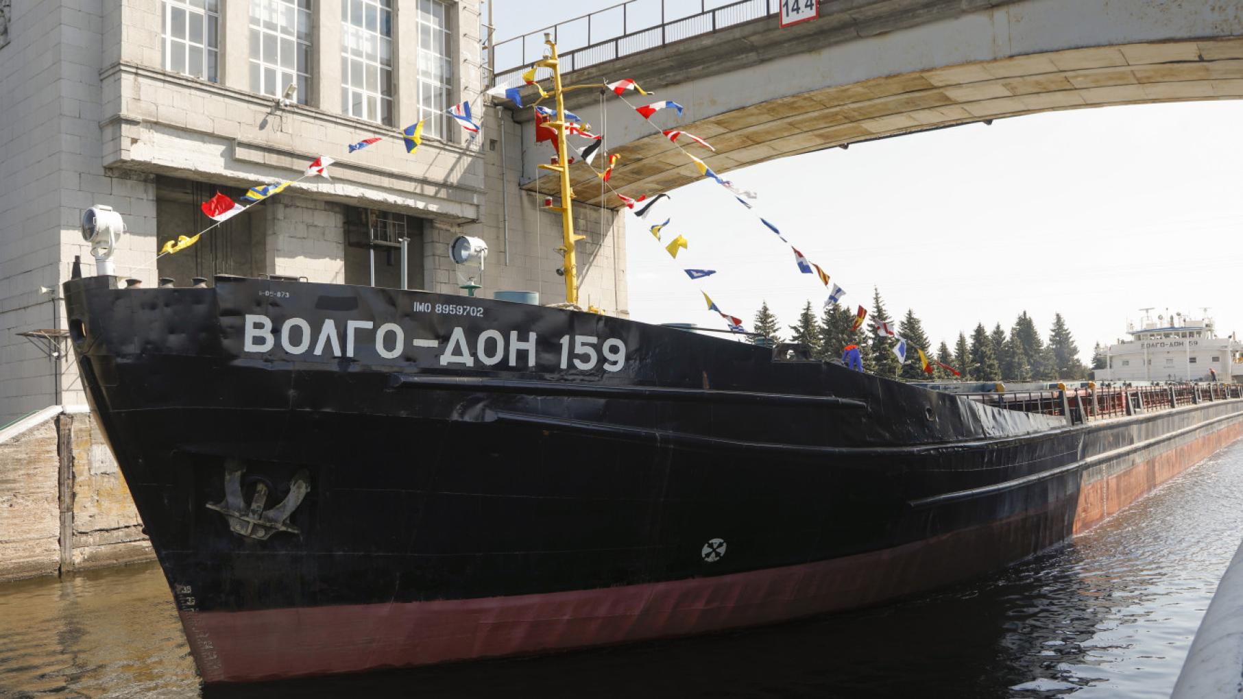 На верхней Волге открыта грузовая навигация