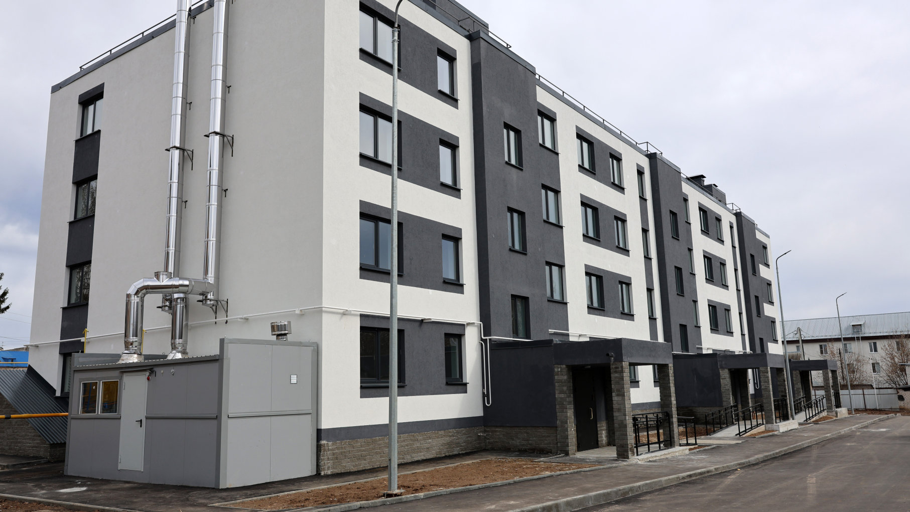 Жильцы аварийных домов в Чкаловске получили ключи от новых квартир