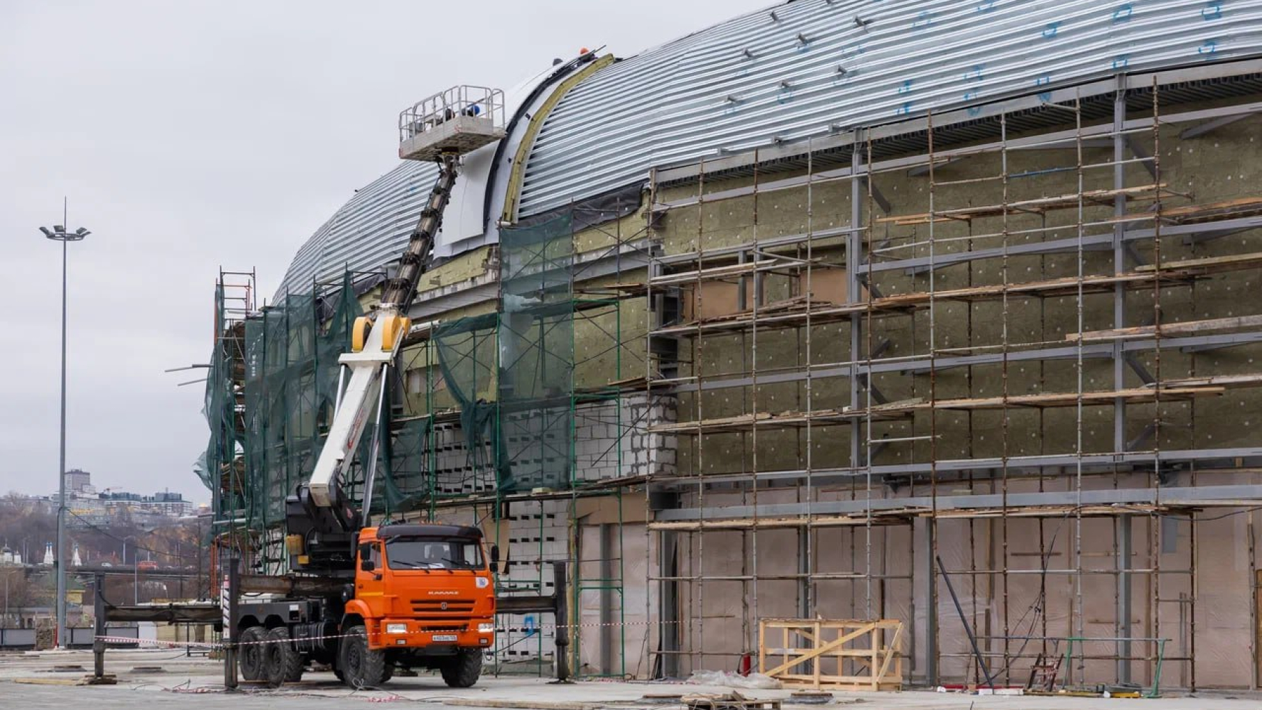 Готовность Ледового дворца на Стрелке в Нижнем Новгороде составляет 75%