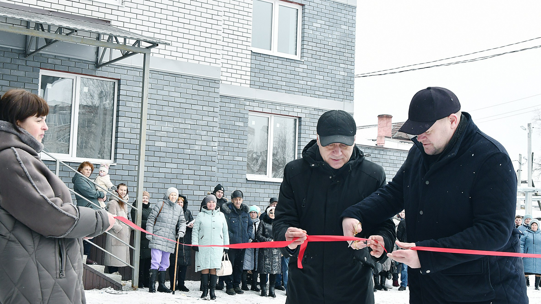 В Шахунье более 100 семьям вручили ключи от квартир в новом доме